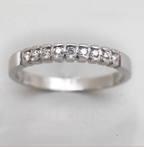 TIMANTTISORMUS 9X0,01 VALKOKULTAA - Timanttisormukset - V9062-9-160 - 1