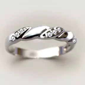 C.Granit valkokultainen timanttisormus 9 x 0,005ct - Timanttisormukset - V9088-160 - 1