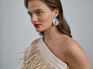 Kalevala Kosmos 6877 hopeiset korvakorut meripihkalla 2668770MET - Kalevala korvakorut - 2668770MET - 2